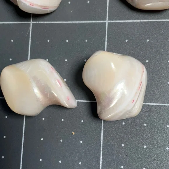 Pair 20mm Shell Twist Beads - Picture 2 of 4